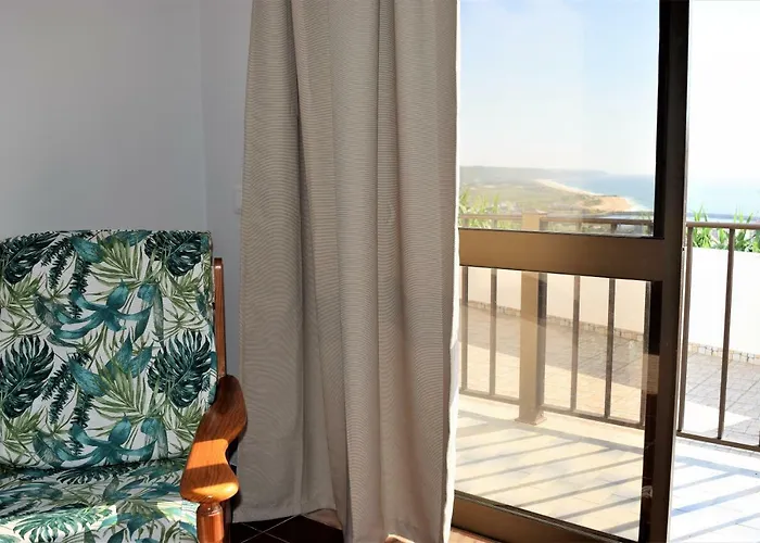 Casa Dos Passarinhos-seaview@nazare Gæstehus Nazaré