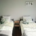 Casa Dos Passarinhos-seaview@nazare * נאזרה