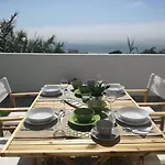 Casa Dos Passarinhos-seaview@nazare בית הארחה