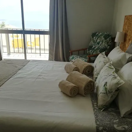 Casa Dos Passarinhos-seaview@nazare Гостевой дом Назаре